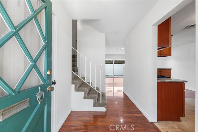 Detail Gallery Image 4 of 33 For 412 N Cerritos Ave, Azusa,  CA 91702 - 3 Beds | 2/1 Baths