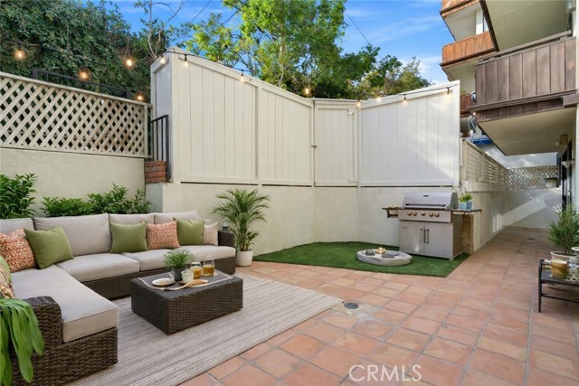 Detail Gallery Image 26 of 36 For 1277 S S Beverly Glen Blvd #107, Los Angeles,  CA 90024 - 2 Beds | 2 Baths