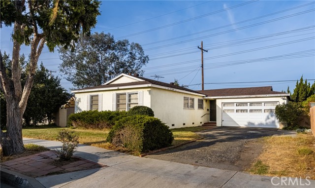 Detail Gallery Image 1 of 28 For 6623 Pioneer Bld, Whittier,  CA 90606 - 4 Beds | 2 Baths