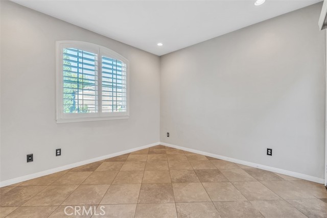 Detail Gallery Image 9 of 53 For 25406 Singleleaf St, Corona,  CA 92883 - 4 Beds | 3/1 Baths