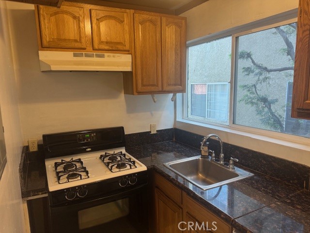 Detail Gallery Image 8 of 23 For 428 N Hollywood Way #203,  Burbank,  CA 91505 - 2 Beds | 2 Baths