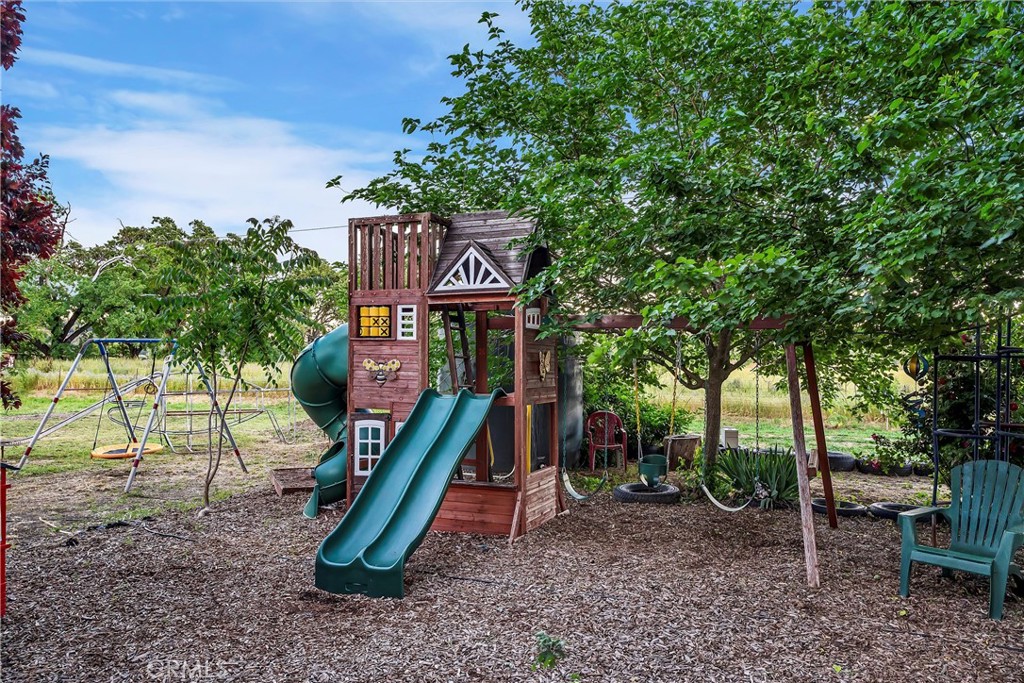 https://media.crmls.org/medias/46ce65ce-d025-4c78-a097-258bb5c7cfe9.jpg?preset=X-Large