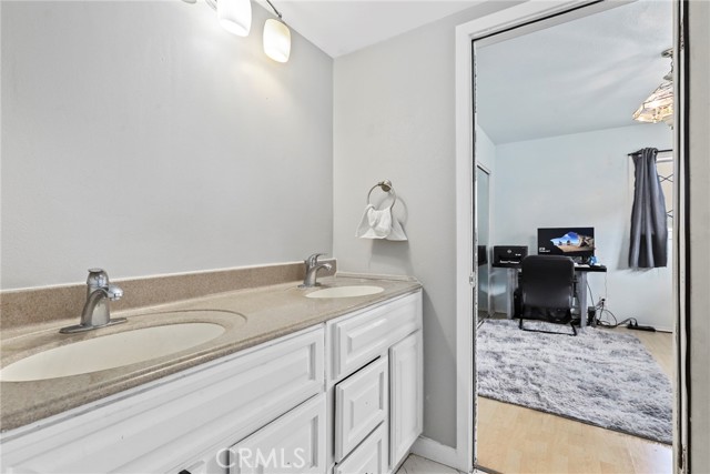 Detail Gallery Image 23 of 25 For 15503 Benfield Ave, Norwalk,  CA 90650 - 4 Beds | 2 Baths