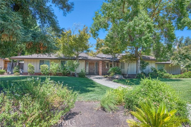 1590 W Escalon Avenue, Fresno CA: https://media.crmls.org/medias/46cef1f0-e6ea-4a02-9d4c-f38b6af4e631.jpg