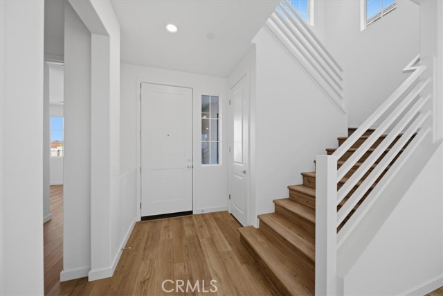 Detail Gallery Image 4 of 44 For 4868 Arroyo Run, Moorpark,  CA 93021 - 4 Beds | 3 Baths