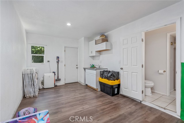 6858 John Dr, Jurupa Valley CA: https://media.crmls.org/medias/46cf3490-b808-49c0-a2b3-27be77e40d63.jpg