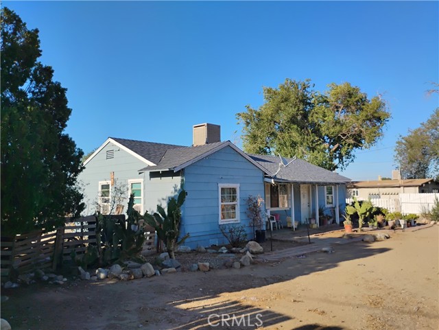557 E Avenue Q12, Palmdale CA: https://media.crmls.org/medias/46cf36ad-5f8e-4b45-9676-8bb47bc2ba24.jpg