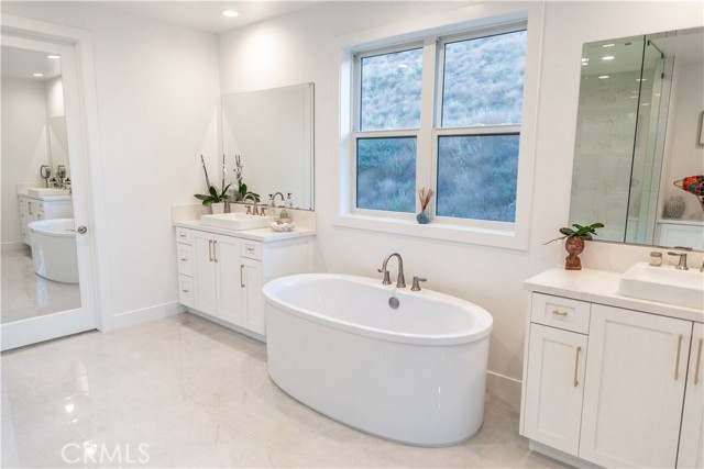 Detail Gallery Image 15 of 26 For 20133 Galway Ln, Porter Ranch,  CA 91326 - 5 Beds | 5/1 Baths