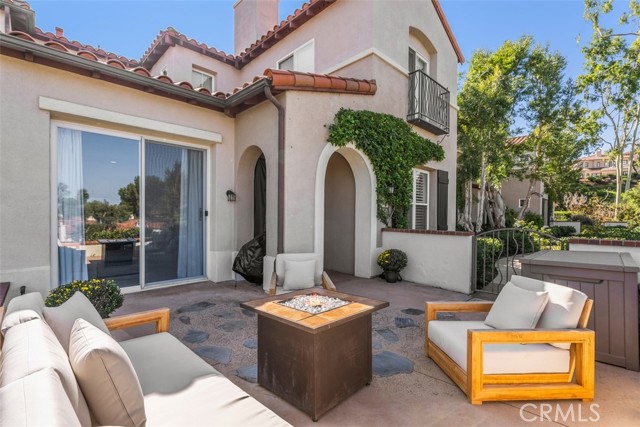 Detail Gallery Image 5 of 20 For 15 Roma Ct., Newport Coast,  CA 92657 - 2 Beds | 2 Baths