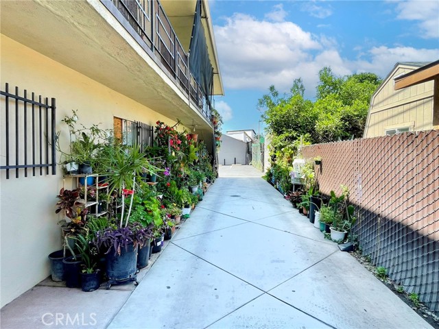 4346 Union Pacific Avenue, Los Angeles CA: https://media.crmls.org/medias/46cfad29-06f7-421f-b827-4fe9ca34b348.jpg