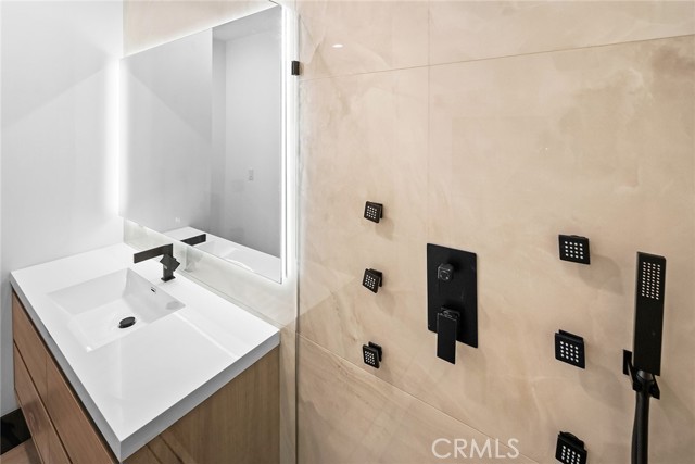 129 Winding Lane, Big Bear City CA: https://media.crmls.org/medias/46d03fb7-cbab-4eec-b6f0-46dd3ac3bd28.jpg