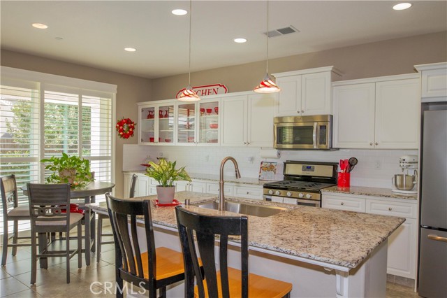 Detail Gallery Image 3 of 39 For 3552 Hampton Way, Clovis,  CA 93619 - 3 Beds | 2 Baths