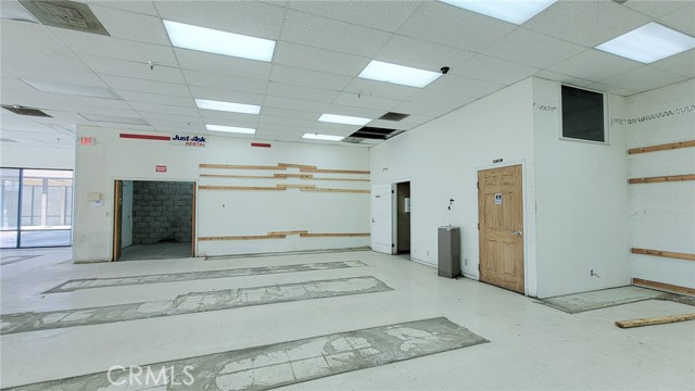  Commercial for Sale in Phelan, California