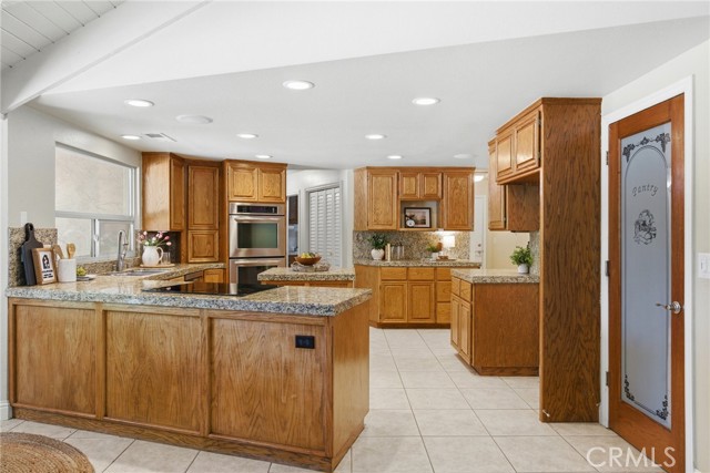 Detail Gallery Image 10 of 43 For 736 Leafcrest Drive, Chico,  CA 95926 - 5 Beds | 3 Baths