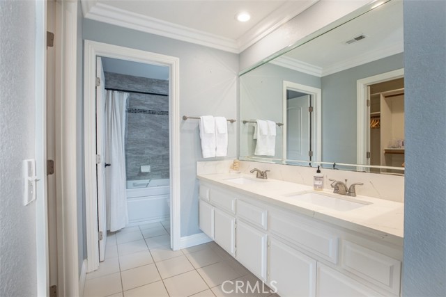 7892 Southwind Circle, Huntington Beach CA: https://media.crmls.org/medias/46d1a662-8ca0-4b6d-9e0b-2e3ac6e7c19d.jpg