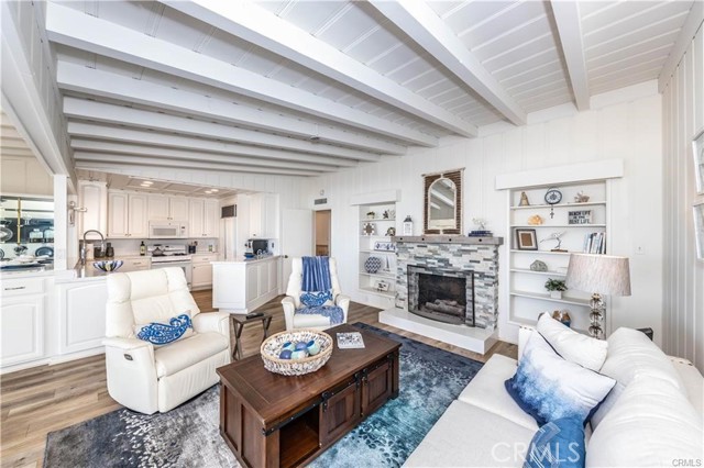 Detail Gallery Image 16 of 44 For 35325 Beach Rd, Dana Point,  CA 92624 - 4 Beds | 2/1 Baths