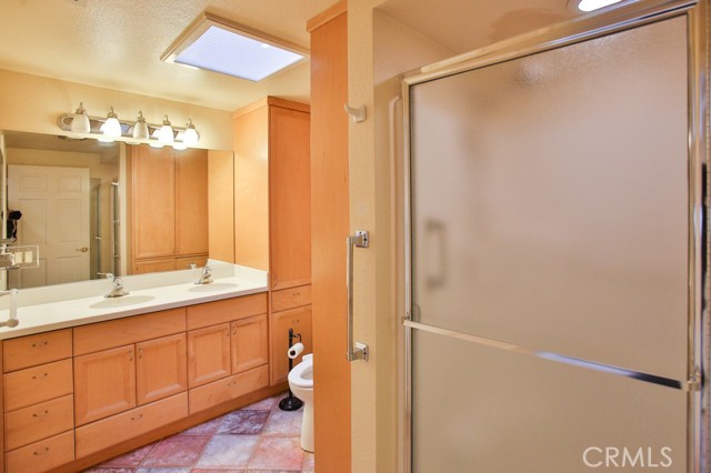 1240 Oakmont Dr, Seal Beach CA: https://media.crmls.org/medias/46d2bfa6-49ef-4d9e-9aca-2b6e365697d4.jpg