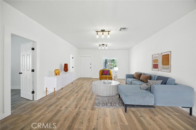594 W 10th Street, San Bernardino CA: https://media.crmls.org/medias/46d2d8da-dfaa-49f4-8af8-d9db3789b207.jpg