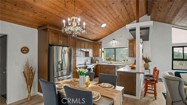 Detail Gallery Image 11 of 35 For 10214 El Dorado Way, Kelseyville,  CA 95451 - 4 Beds | 3 Baths