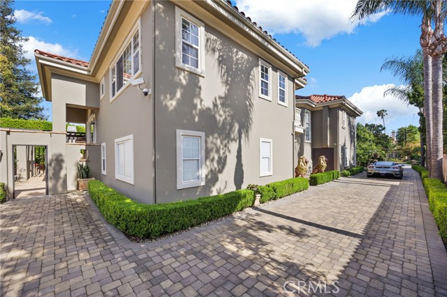 451 W Le Roy Avenue, Arcadia CA: https://media.crmls.org/medias/46d3fb6c-92b1-401c-b9b4-4d0a9c2a064f.jpg
