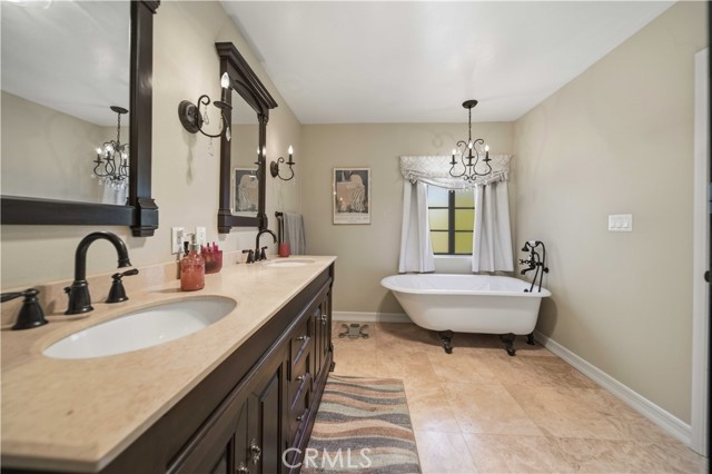 Detail Gallery Image 19 of 39 For 5930 Tampa #204,  Tarzana,  CA 91356 - 3 Beds | 3/1 Baths