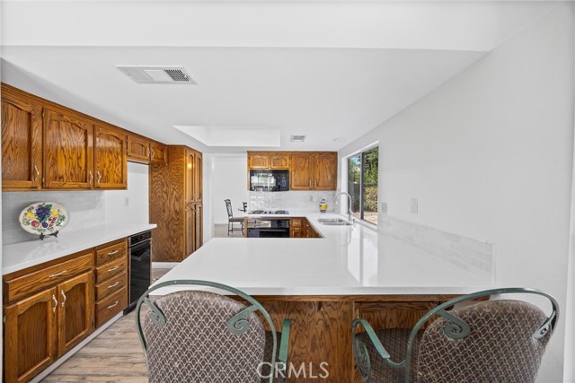 Detail Gallery Image 12 of 39 For 601 Las Arenas Ct, Bakersfield,  CA 93314 - 3 Beds | 2/1 Baths