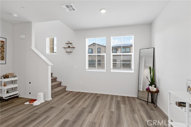 Image 11 of 27 For 40845 Melrose Drive