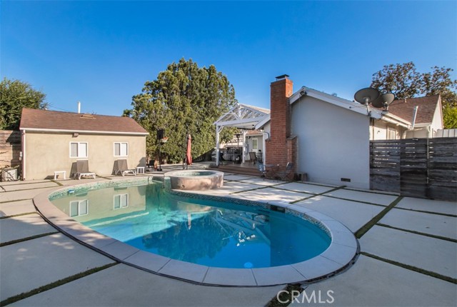 Detail Gallery Image 30 of 36 For 19545 Calvert St, Tarzana,  CA 91335 - 5 Beds | 2/1 Baths