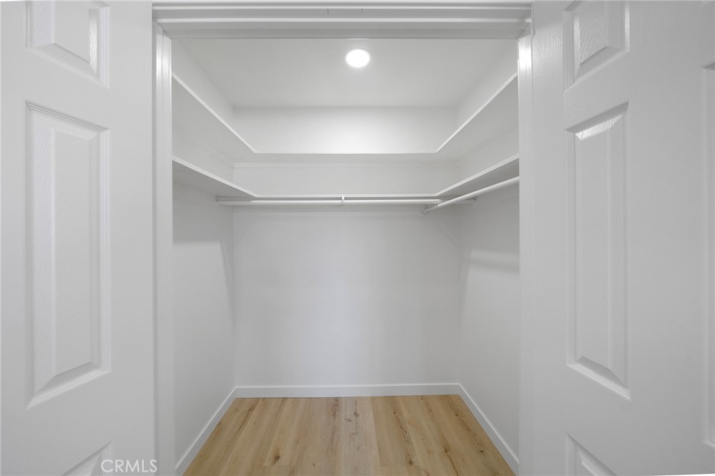 https://media.crmls.org/medias/46d71032-bcdd-484b-aea5-afcb8b0ad0ea.jpg?preset=X-Large