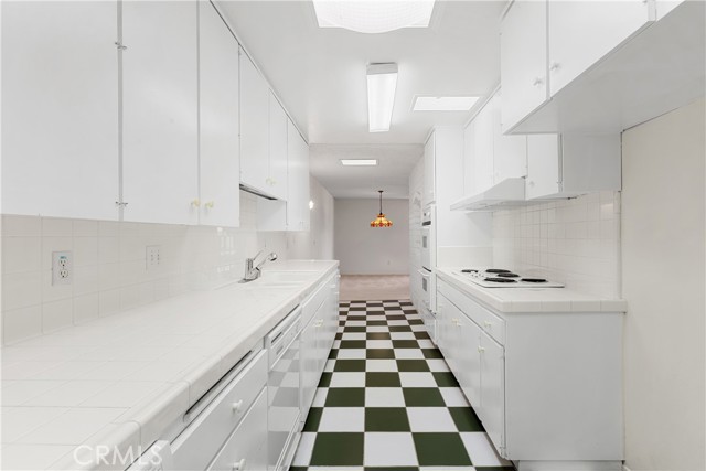 5330 Lindley Avenue, Encino CA: https://media.crmls.org/medias/46d71dd2-4c51-4441-bedf-d7bc3770211b.jpg