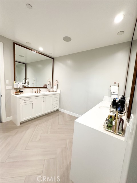 Detail Gallery Image 35 of 48 For 12039 Estrella Pl, Porter Ranch,  CA 91326 - 5 Beds | 5 Baths