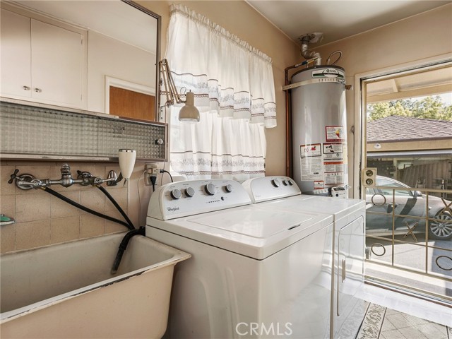 Image 25 of 56 For 236 Providencia Avenue