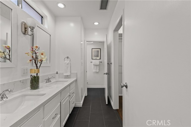 Image 11 of 23 For 620 Maple Street