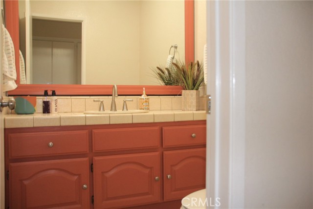 520 Woodland Hills Drive, Escondido CA: https://media.crmls.org/medias/46d94125-3a27-4615-8383-6fcc484e3b61.jpg