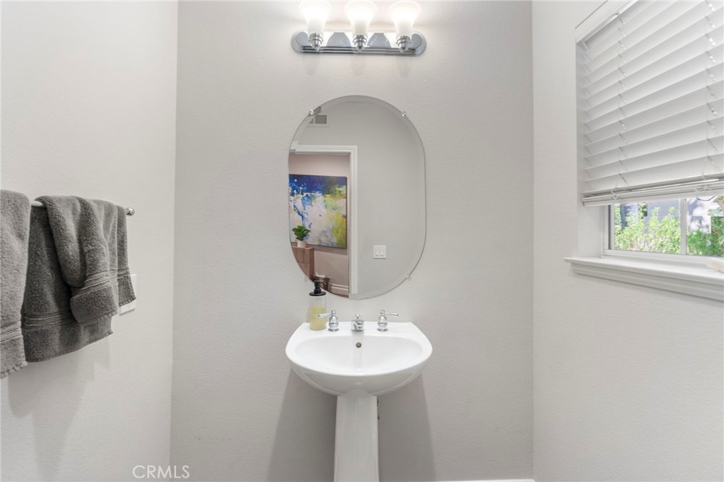 https://media.crmls.org/medias/46d9d9fd-235b-4763-bc22-68cde2d14d59.jpg?preset=X-Large