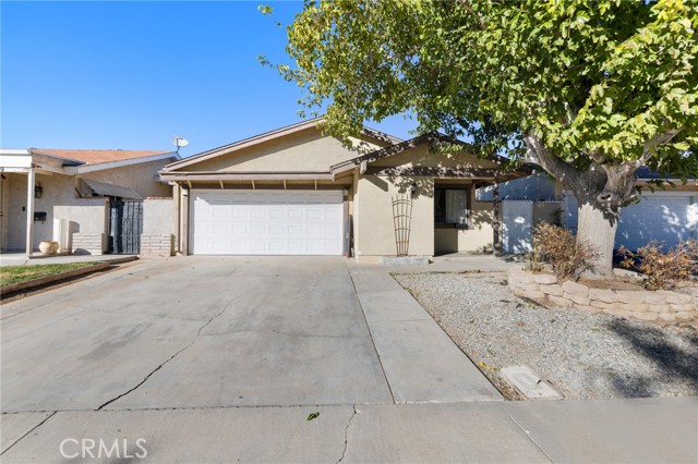 Detail Gallery Image 1 of 29 For 3125 E Avenue Q16, Palmdale,  CA 93550 - 2 Beds | 2 Baths