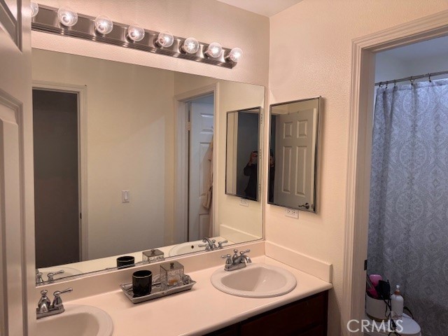 Detail Gallery Image 20 of 34 For 17423 Smoke Tree, Canyon Country,  CA 91387 - 4 Beds | 3 Baths