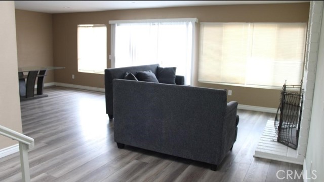 Detail Gallery Image 9 of 18 For 23809 Parkland Ave, Moreno Valley,  CA 92557 - 4 Beds | 2/1 Baths