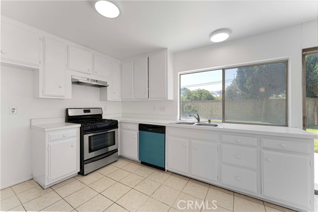 Detail Gallery Image 14 of 33 For 942 E Denwall Dr, Carson,  CA 90746 - 4 Beds | 3 Baths