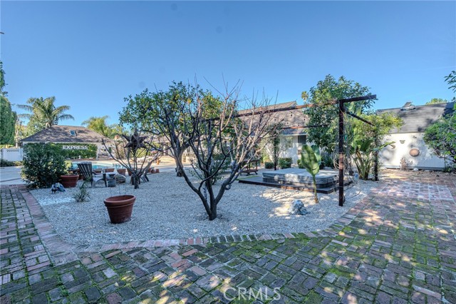 Detail Gallery Image 10 of 36 For 17928 Sunburst St, –,  CA 91325 - 3 Beds | 3 Baths