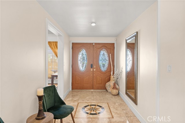 6045 Sausalito Avenue, Woodland Hills CA: https://media.crmls.org/medias/46dabca0-8f42-4593-a405-9d5177a92118.jpg