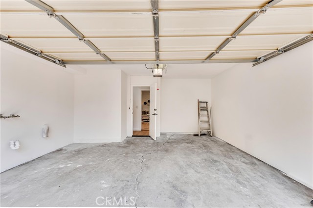 Detail Gallery Image 37 of 40 For 5550 Fallbrook Ave, Woodland Hills,  CA 91367 - 3 Beds | 2 Baths