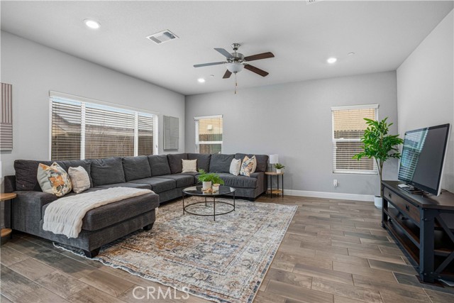 Detail Gallery Image 13 of 39 For 4852 Kinross Ct, Merced,  CA 95348 - 4 Beds | 2/1 Baths
