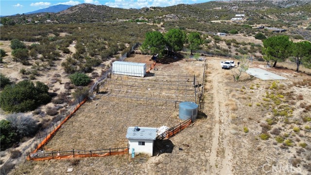 41735 El Campo Rd, Anza CA: https://media.crmls.org/medias/46db2702-f93a-498a-9875-796fac25e1ce.jpg