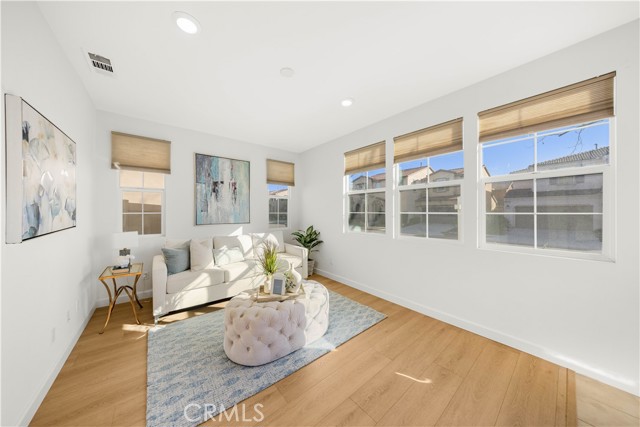 Detail Gallery Image 16 of 51 For 6956 La Rochelle Way, Chino,  CA 91710 - 5 Beds | 3/1 Baths