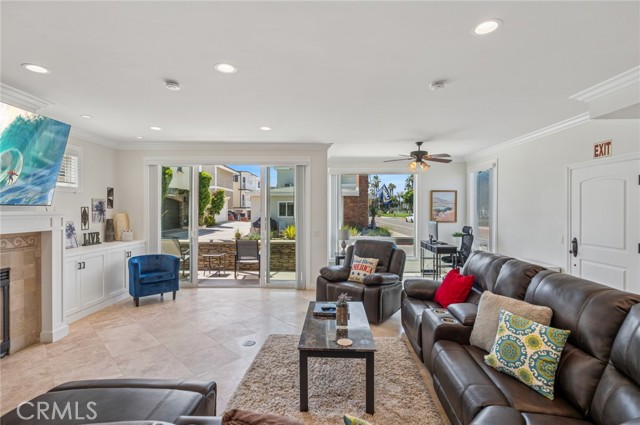 6111 Seashore Drive, Newport Beach CA: https://media.crmls.org/medias/46dcd2b2-9049-4f12-9095-94b9b12aa6b8.jpg