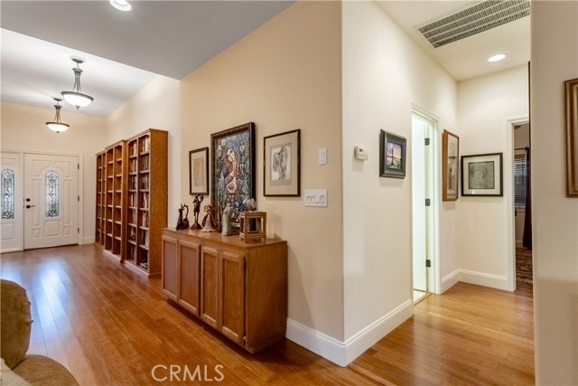 Detail Gallery Image 8 of 21 For 43 Redeemers Loop, Chico,  CA 95973 - 3 Beds | 2 Baths