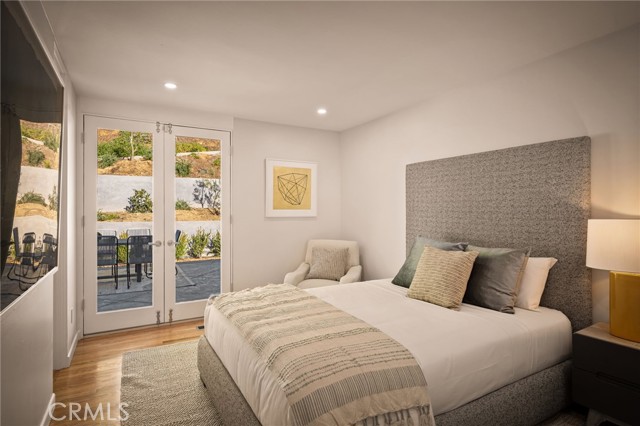 Detail Gallery Image 26 of 51 For 4750 Poe Ave, Woodland Hills,  CA 91364 - 4 Beds | 4 Baths