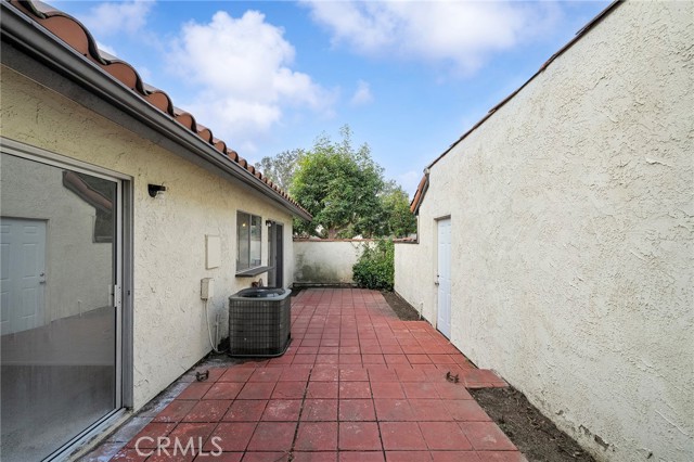 Detail Gallery Image 4 of 30 For 210 San Luis Rey, San Dimas,  CA 91773 - 2 Beds | 2 Baths