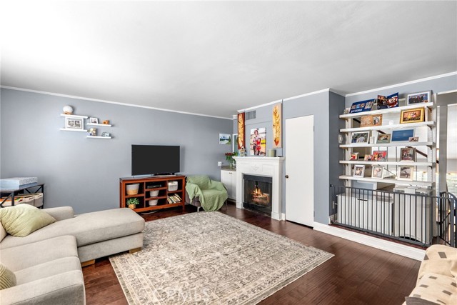 5463 Newcastle Avenue, Encino CA: https://media.crmls.org/medias/46de32fc-e765-4e25-894b-b391b502dced.jpg